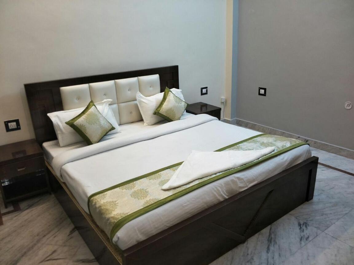 Surabhi Garden Inn Lucknow Exterior photo