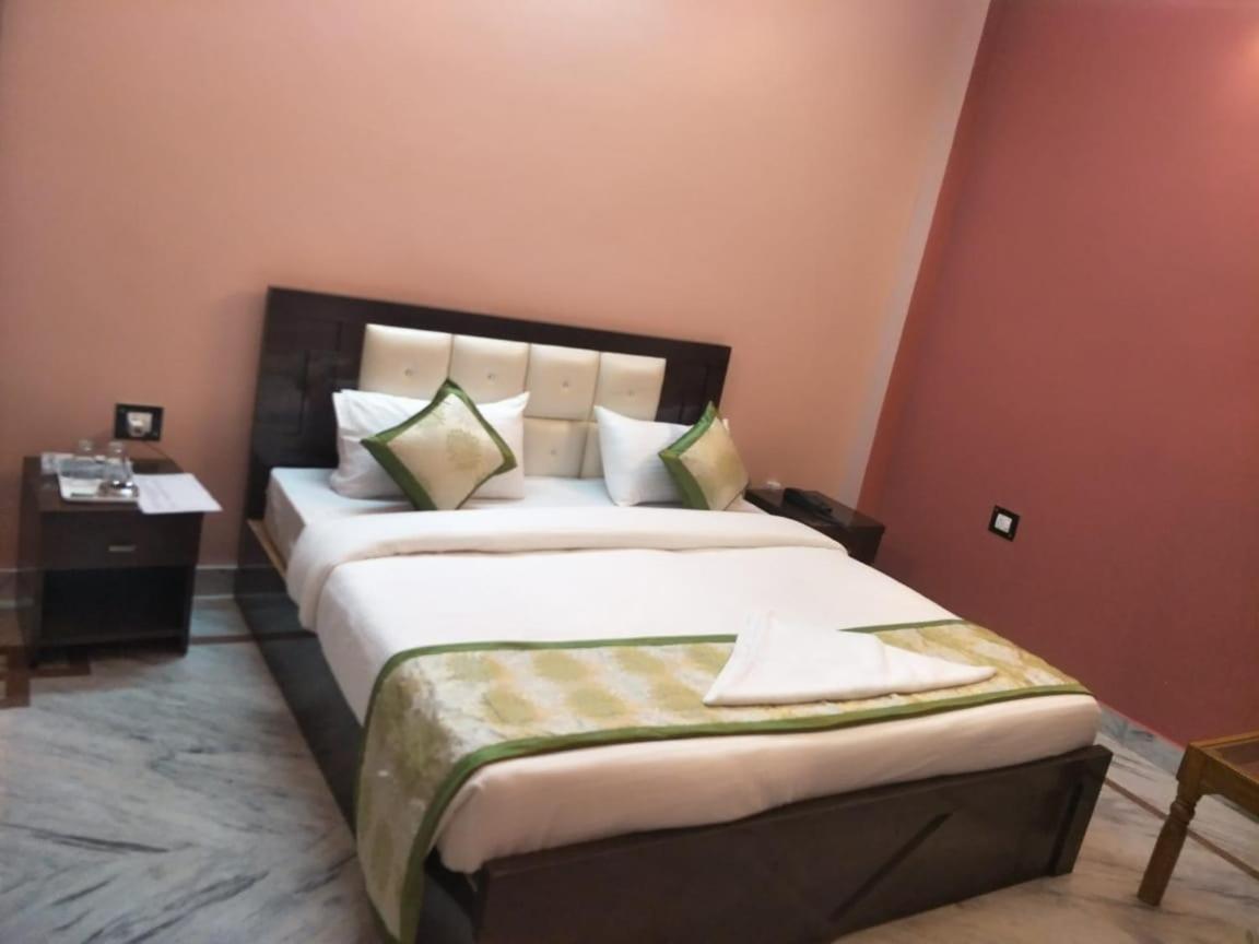 Surabhi Garden Inn Lucknow Exterior photo